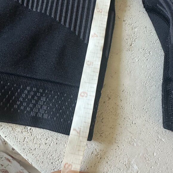 Aritzia TNA Women's Ventura High Rise Seamless Biker Shorts in Dark Grey Size XS - Picture 7 of 8